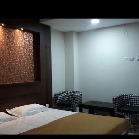Hotel Gowri Sankar Ambasamudram Bagian luar foto