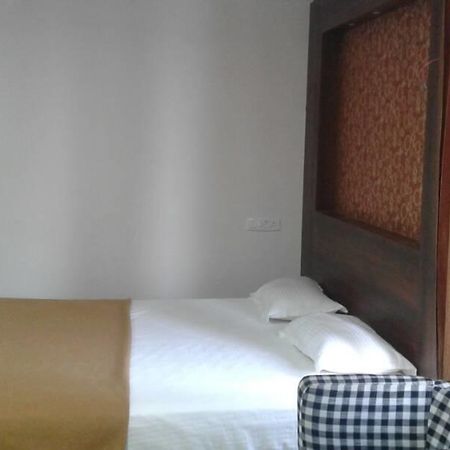 Hotel Gowri Sankar Ambasamudram Bagian luar foto