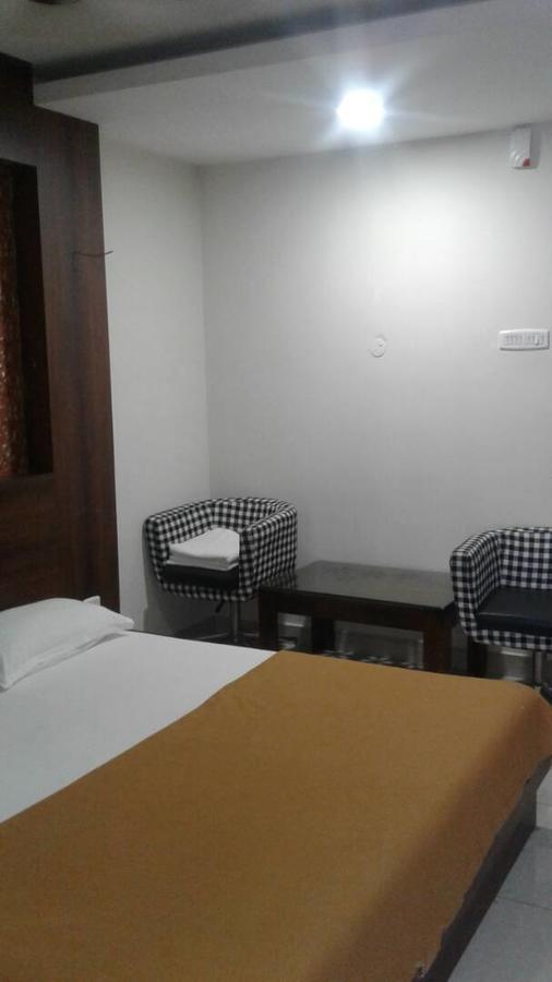 Hotel Gowri Sankar Ambasamudram Bagian luar foto