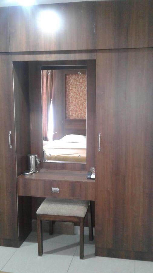 Hotel Gowri Sankar Ambasamudram Bagian luar foto
