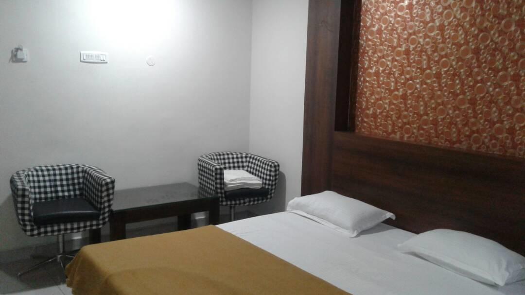 Hotel Gowri Sankar Ambasamudram Bagian luar foto