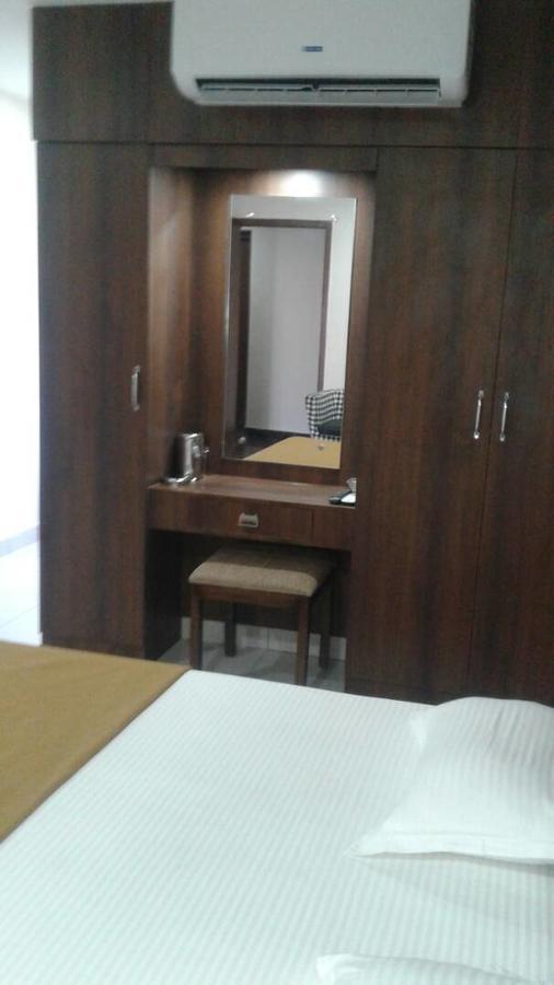Hotel Gowri Sankar Ambasamudram Bagian luar foto