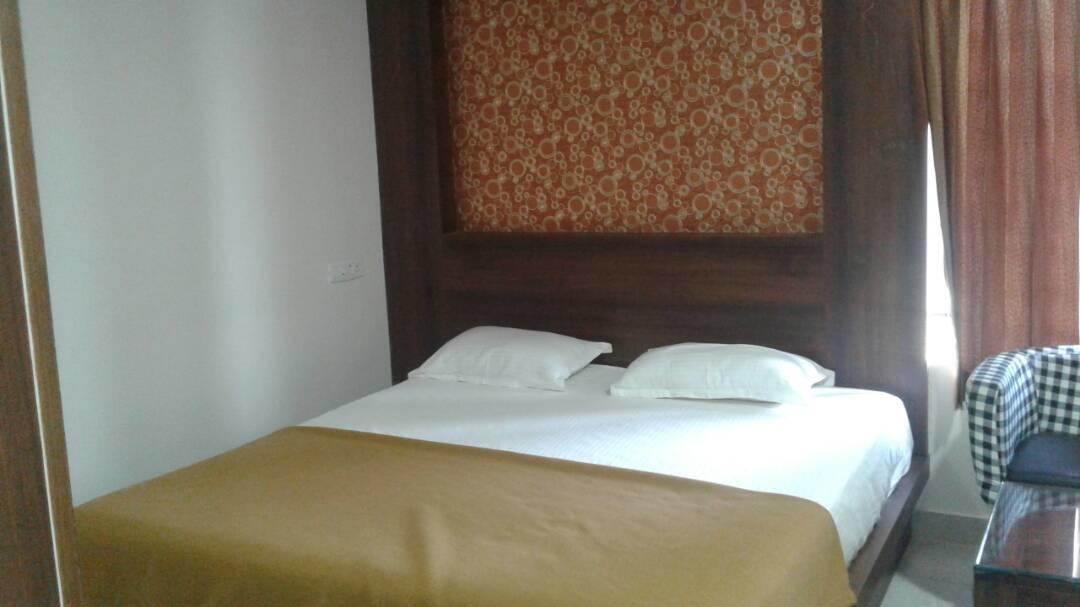 Hotel Gowri Sankar Ambasamudram Bagian luar foto